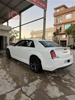 کرایسلەر 300